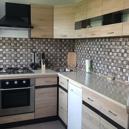 L.E.C. Travel Apartments Ventspils Exteriör bild