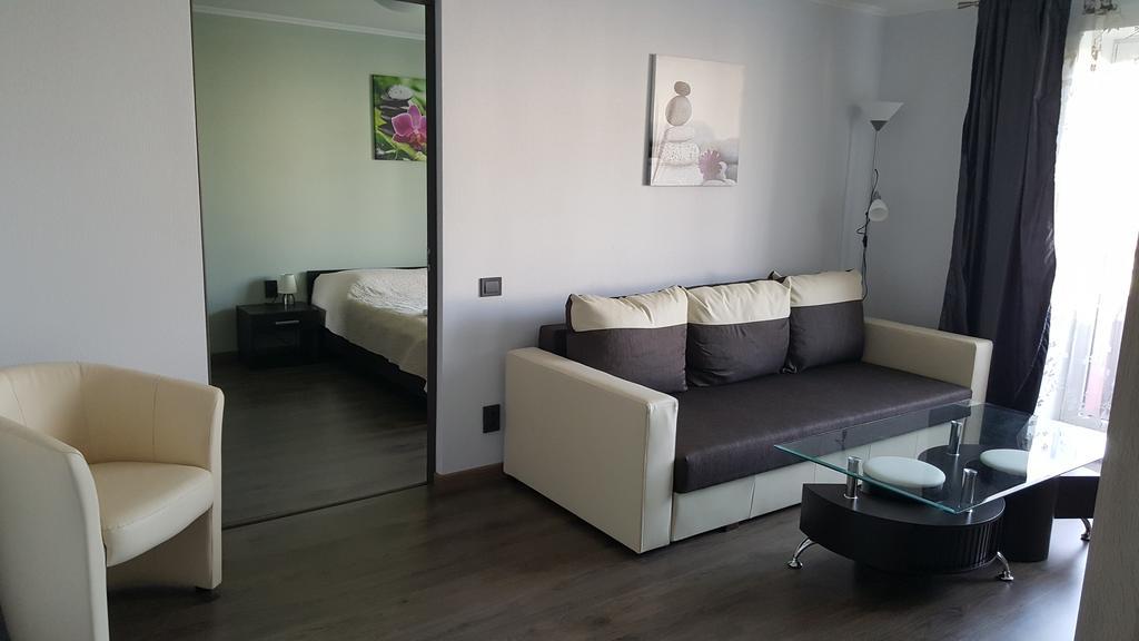 L.E.C. Travel Apartments Ventspils Exteriör bild